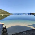 Bezek * Ston