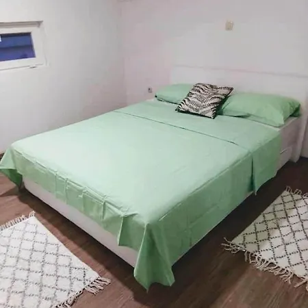 Bezek Apartment