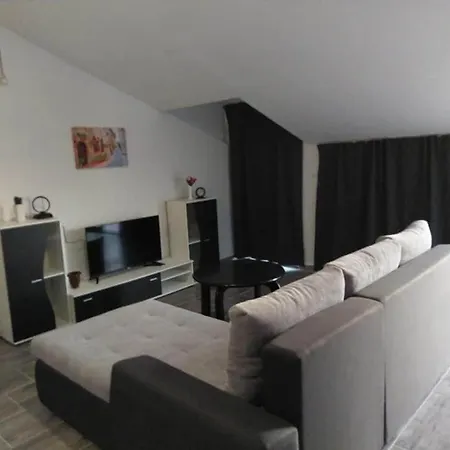 Bezek Apartment *