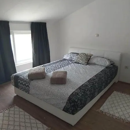 Bezek Apartment Ston