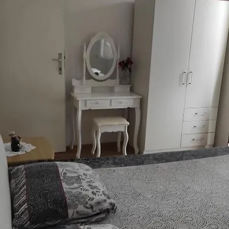 Bezek Apartment *
