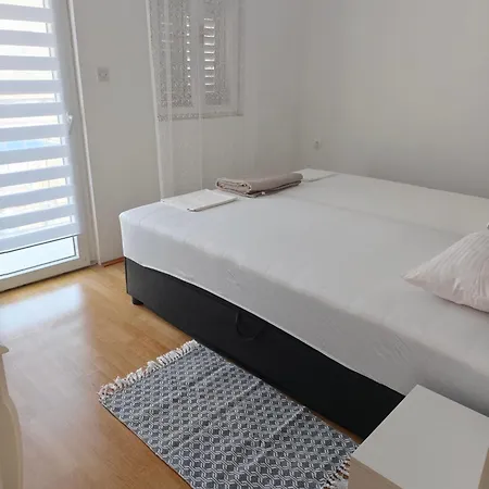 Apartment Bezek *